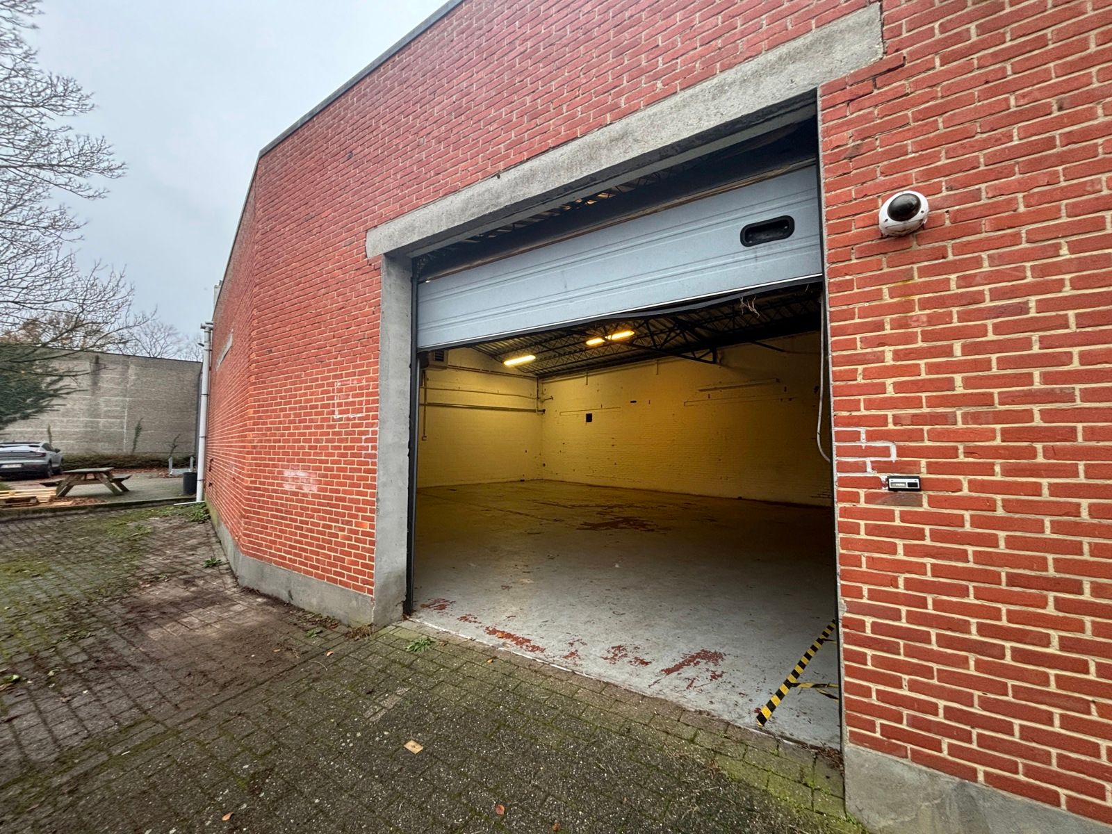 Handelspand van ca. 940 m² te huur in Zandhoven foto 9