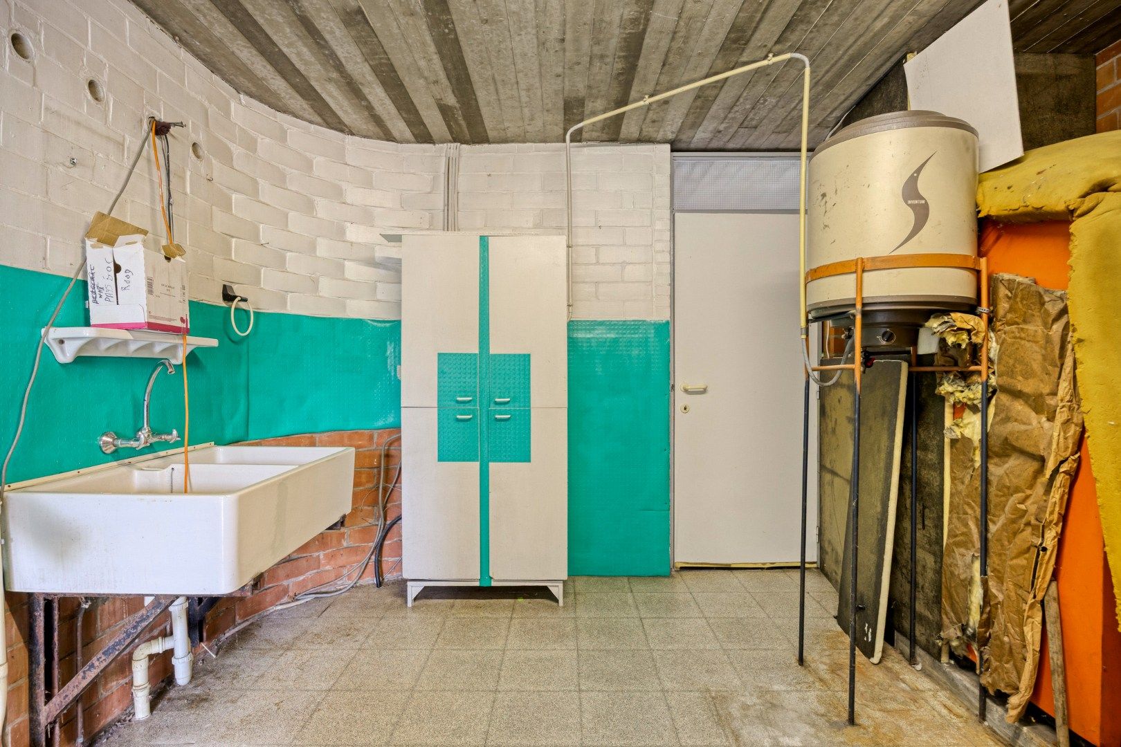 Gunstig gelegen te renoveren woning op mooi perceel van 16a07ca ! foto 22