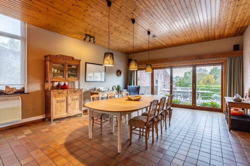 Te koop: Karaktervol voormalig gemeentehuis in hartje Horebeke foto 5