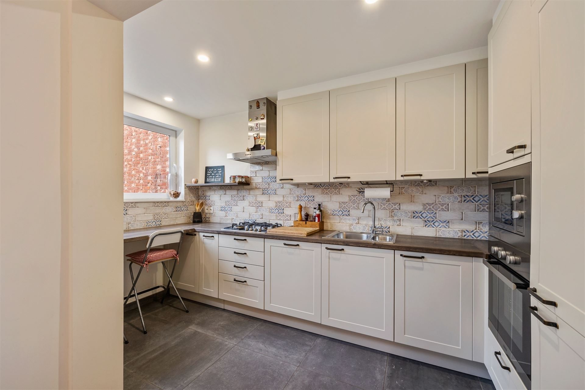 Instapklare en Ruime Gezinwoning met Tuin en Garage foto 6