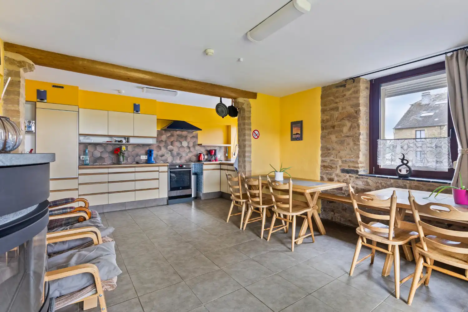 Karaktervolle en zeer ruime woning met Gîte en Chambre d’Hôtes foto 5