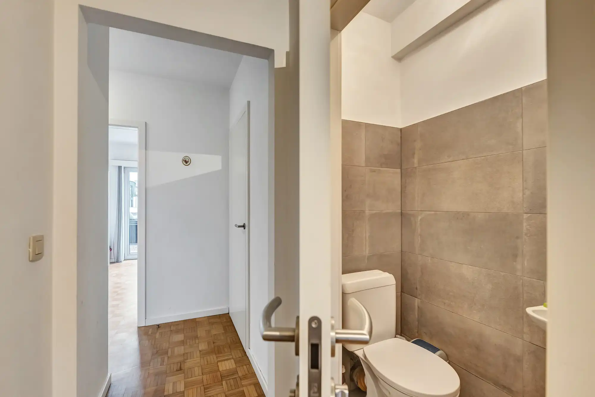 Tweeslaapkamer appartement met garage op toplocatie! foto 8