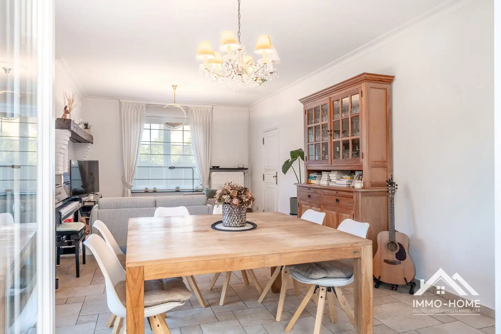 Charmante instapklare halfopen woning met ruime oprit! foto 15