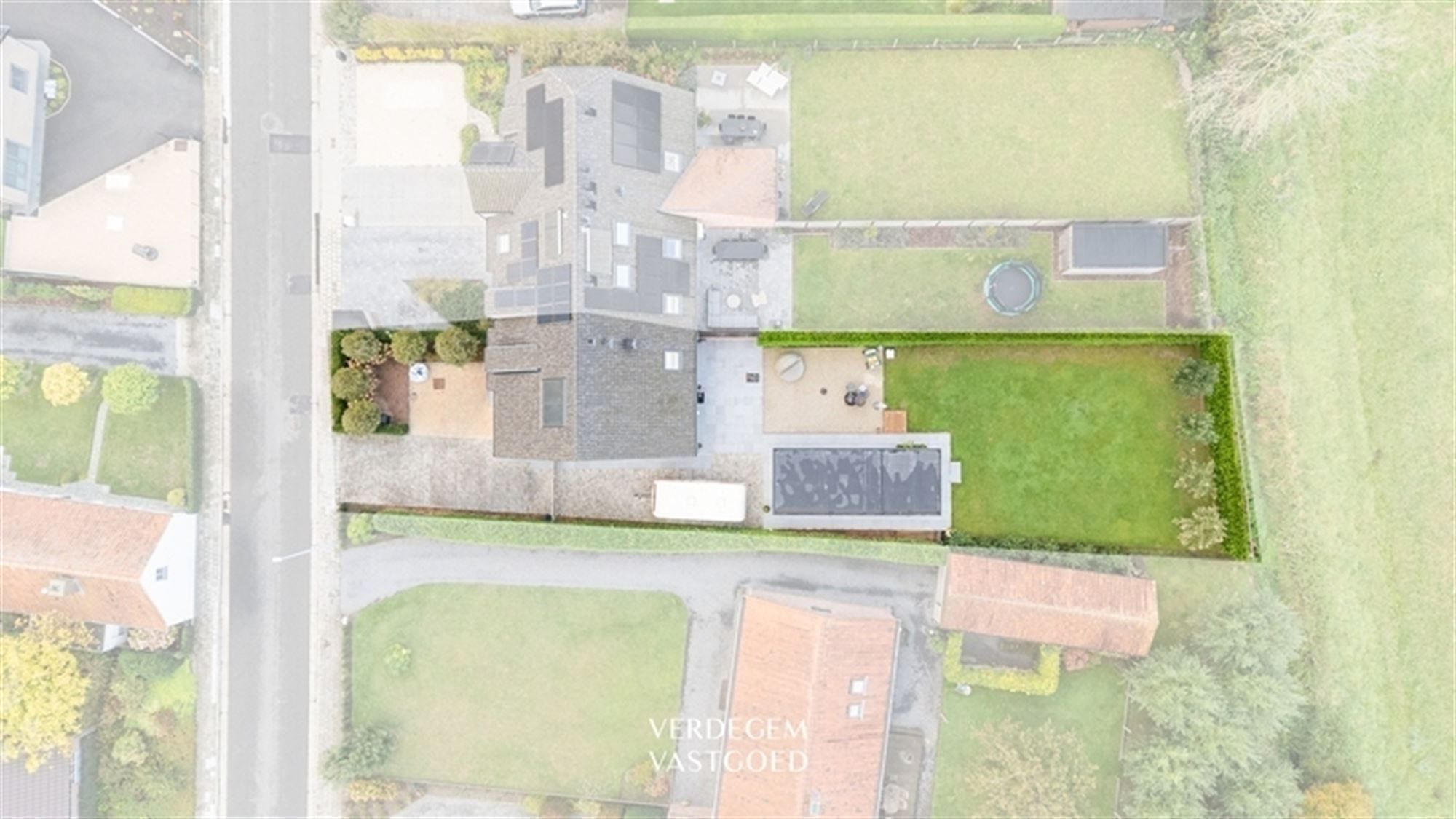 Charmante gezinswoning met 3+1 slaapkamers en praktijkruimte in de tuin foto 24