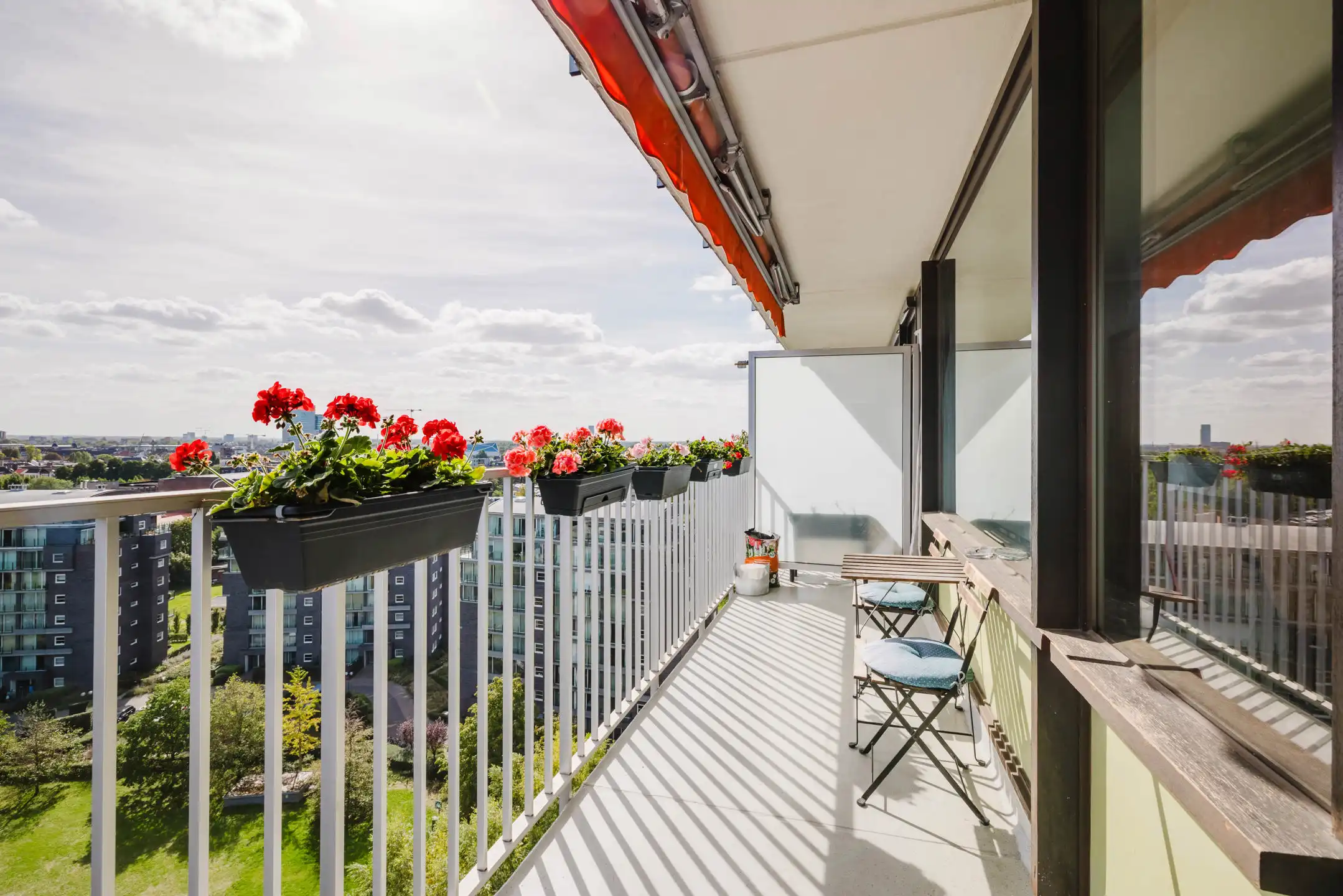 Lichtrijk appartement met 2 slp, 2x terras en garage te Gent foto 6