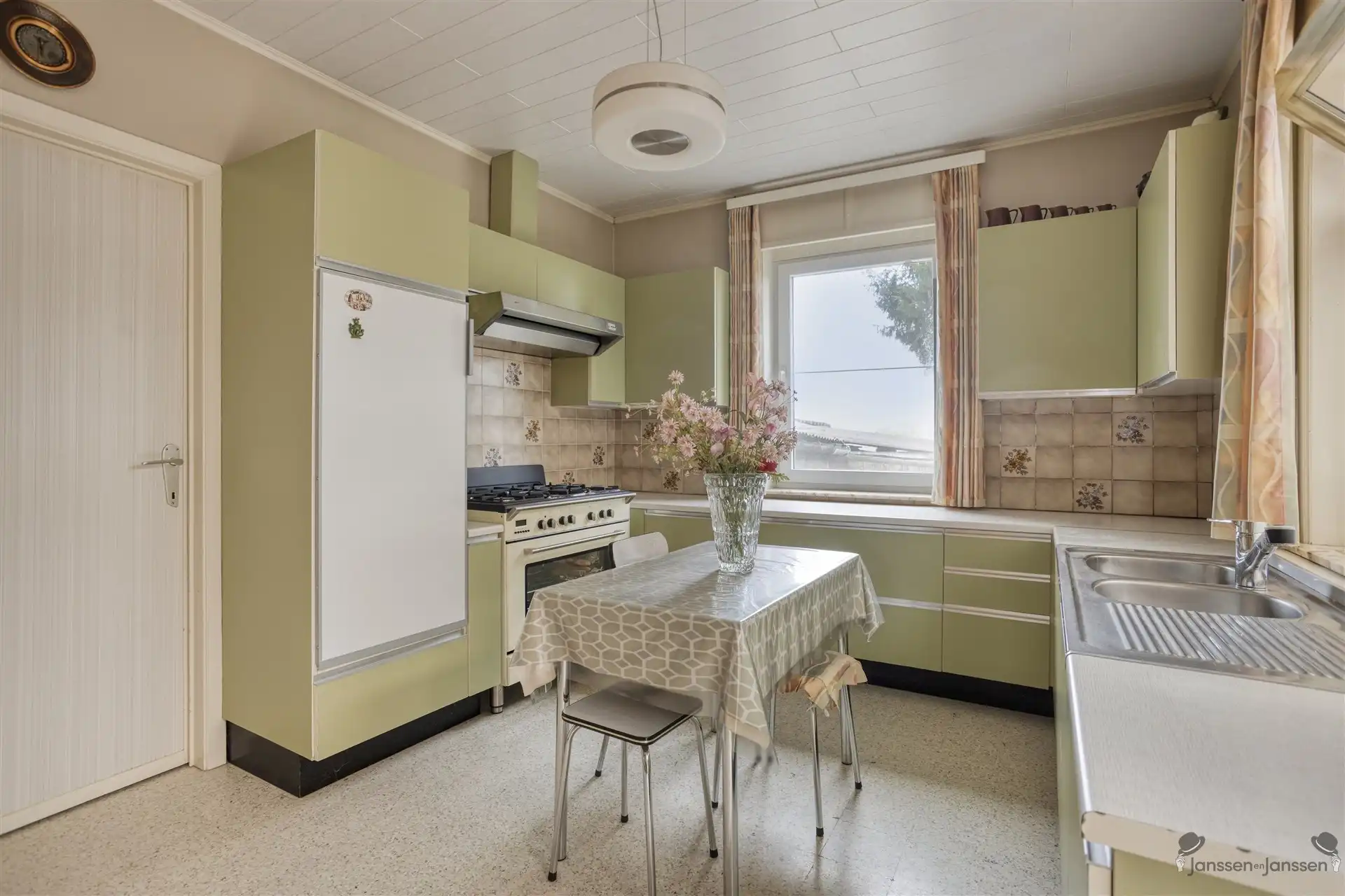 Rustig gelegen woning met prachtig uitzicht foto 7