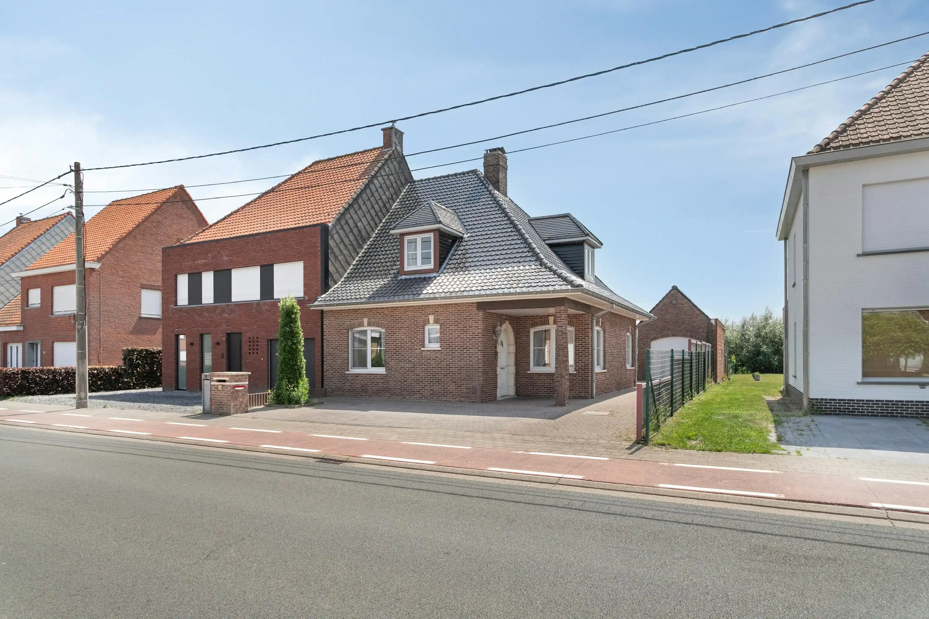 Half open woning op 1.084m²  foto 2