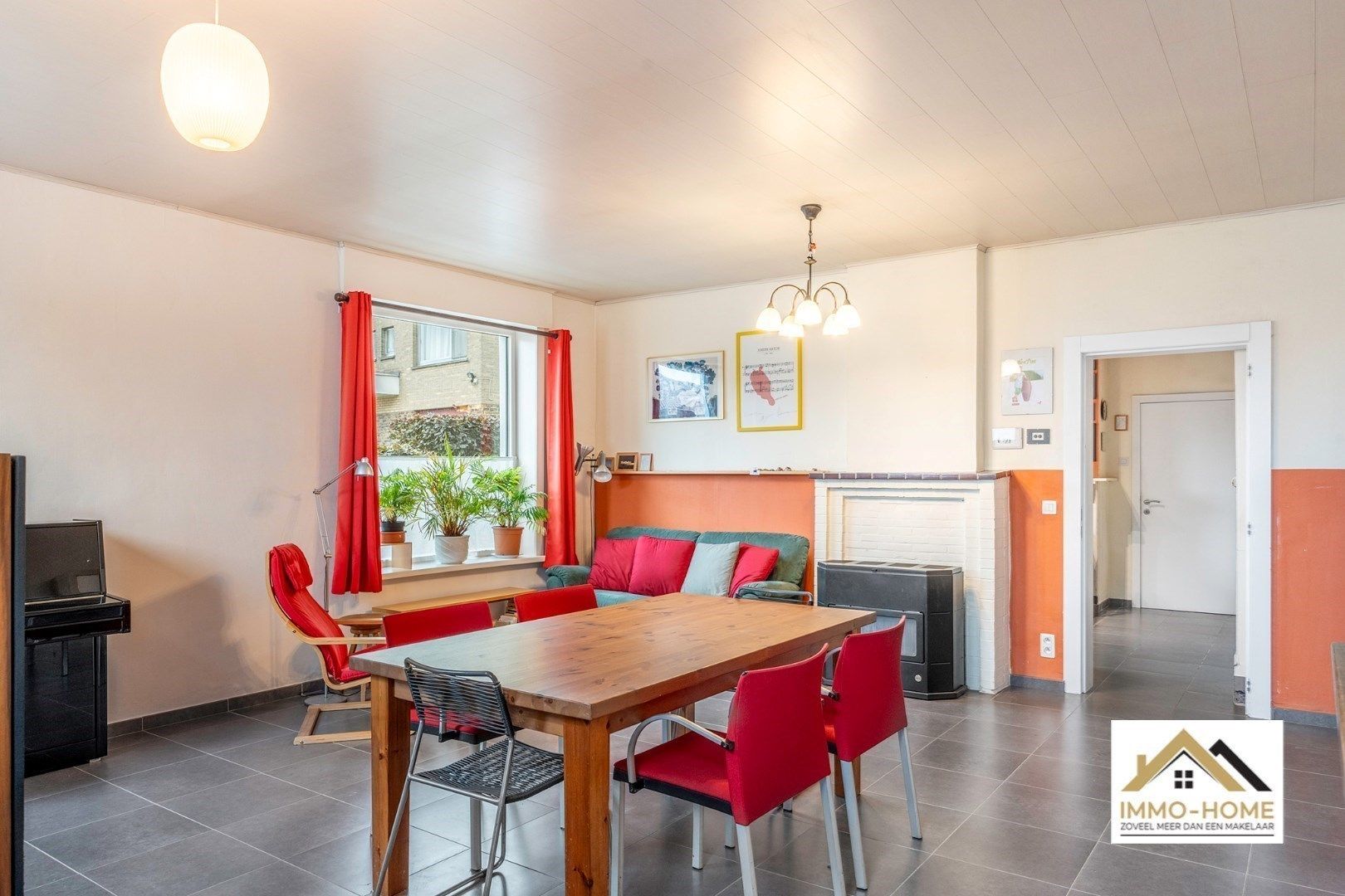 Instapklare woning met ruime tuin en garage te Beervelde foto 2