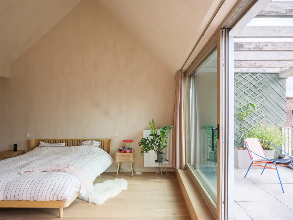 Karaktervolle burgerwoning (225 m²) met romantische tuin, gelegen in de gegeerde stationsbuurt foto 13