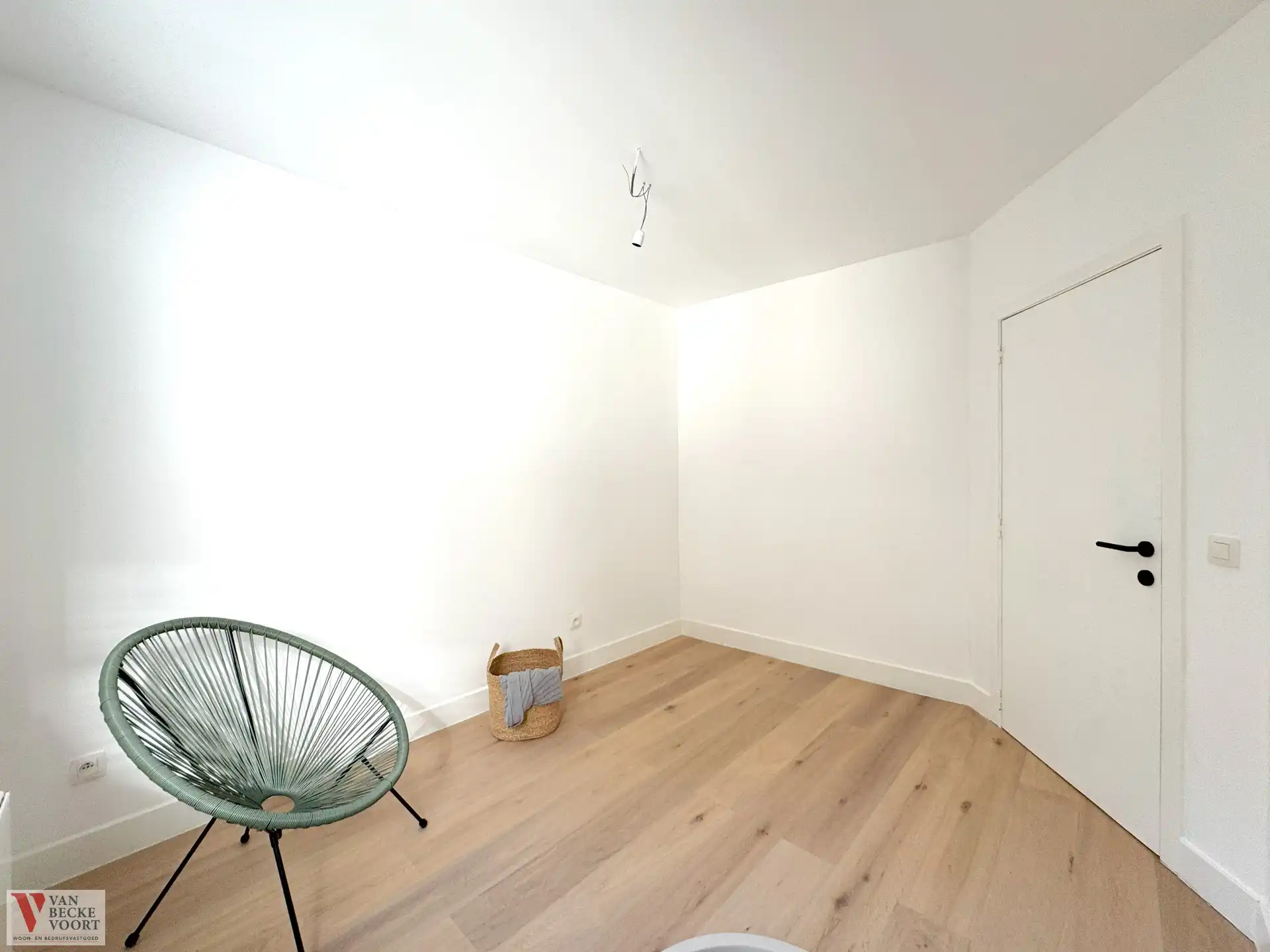 Subliem gerenoveerd appartement met terras foto 8