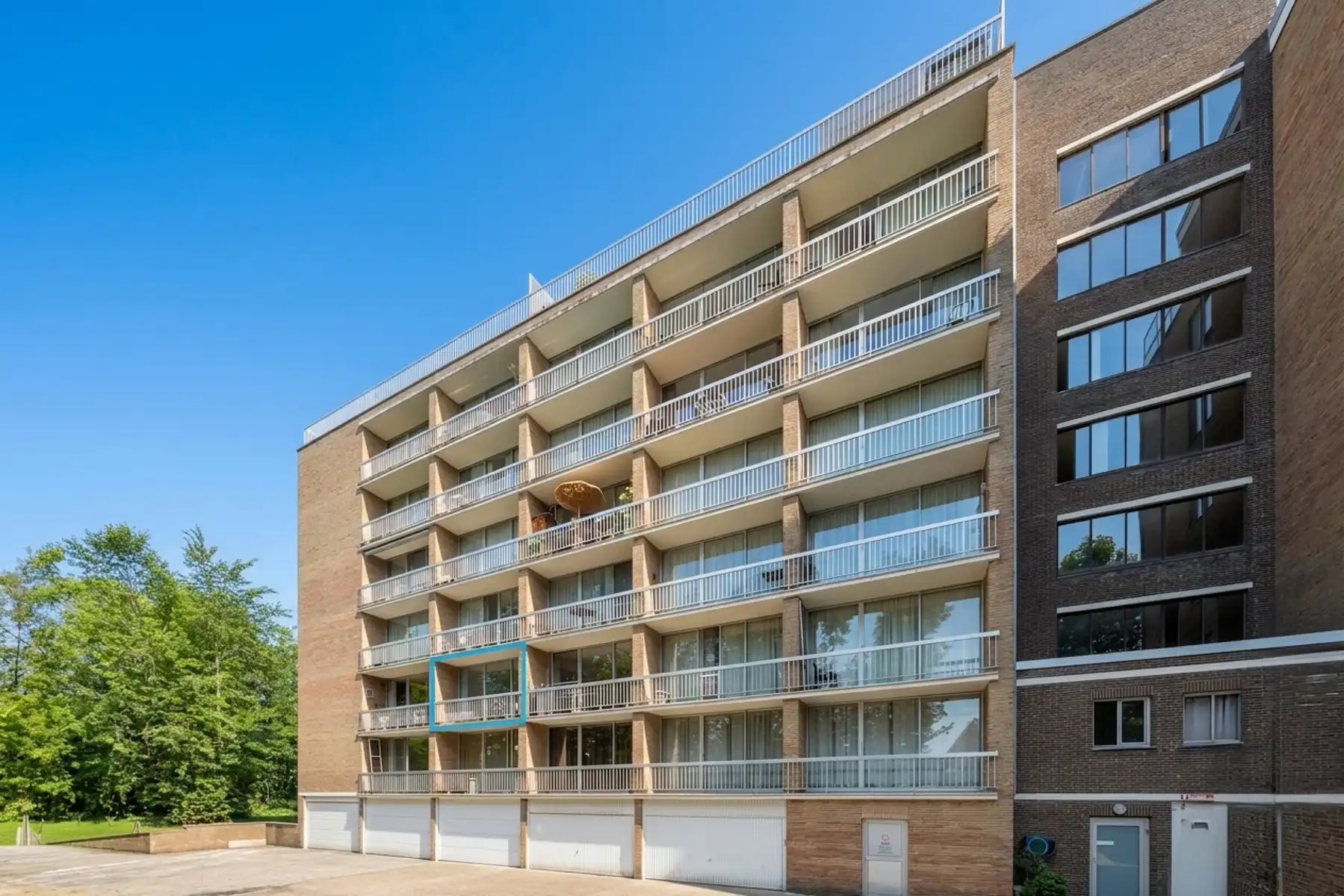 Vernieuwd appartement in centrum Koksijde-Bad foto {{pictureIndex}}