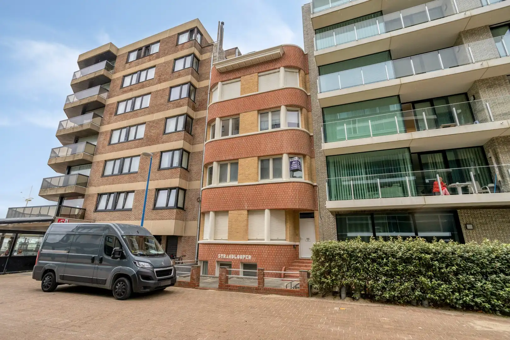 Gerenoveerd 1 slaapkamer appartement in een residentie in Art Deco-stijl met zijdelings zeezicht foto 17