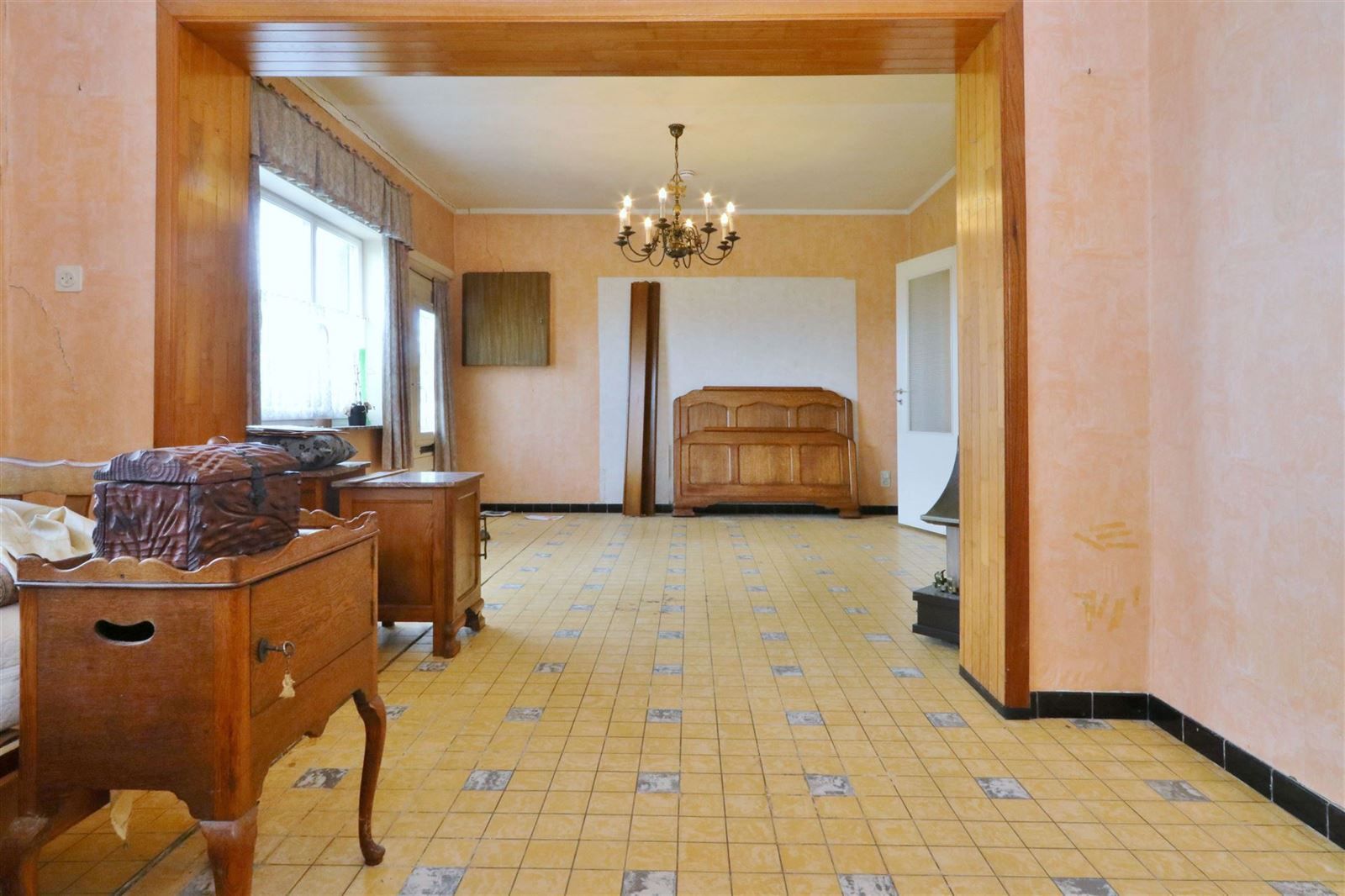 Grondig te renoveren 3-gevelwoning met 3 slaapkamers te Lembeek foto 3