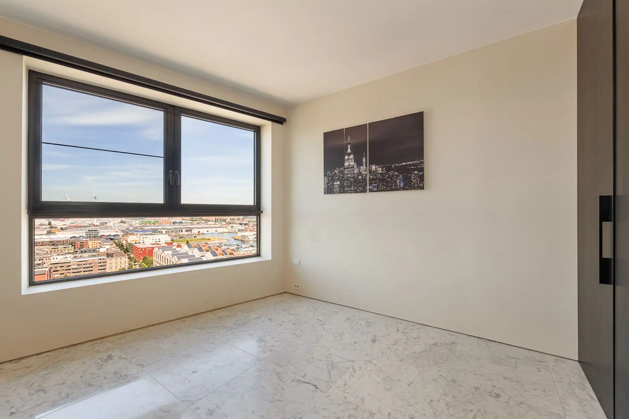 Luxueus appartement op 16e verd. met panoramisch uitzicht foto 11