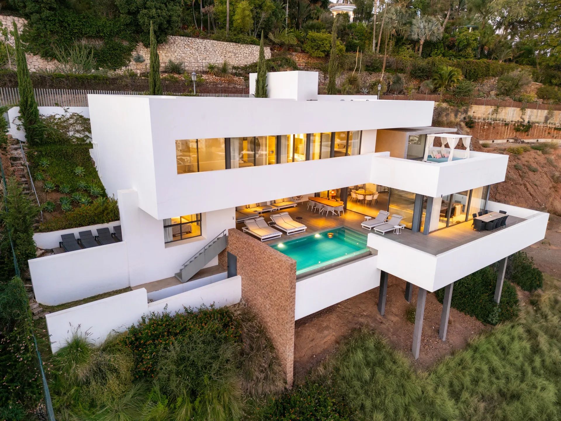 Unieke luxe villa met adembenemend uitzicht op zee en kustlijn foto 19