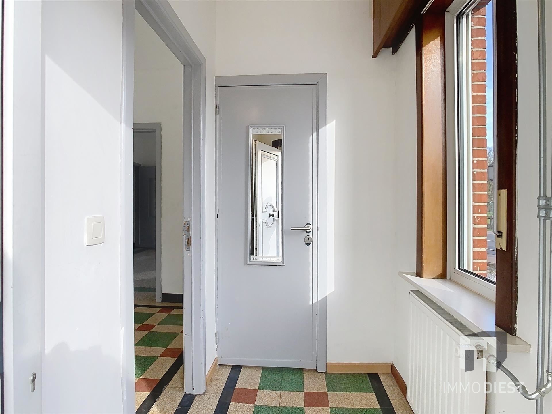 Halfopen woning met kangoeroe-unit te Okselaar.  foto 3