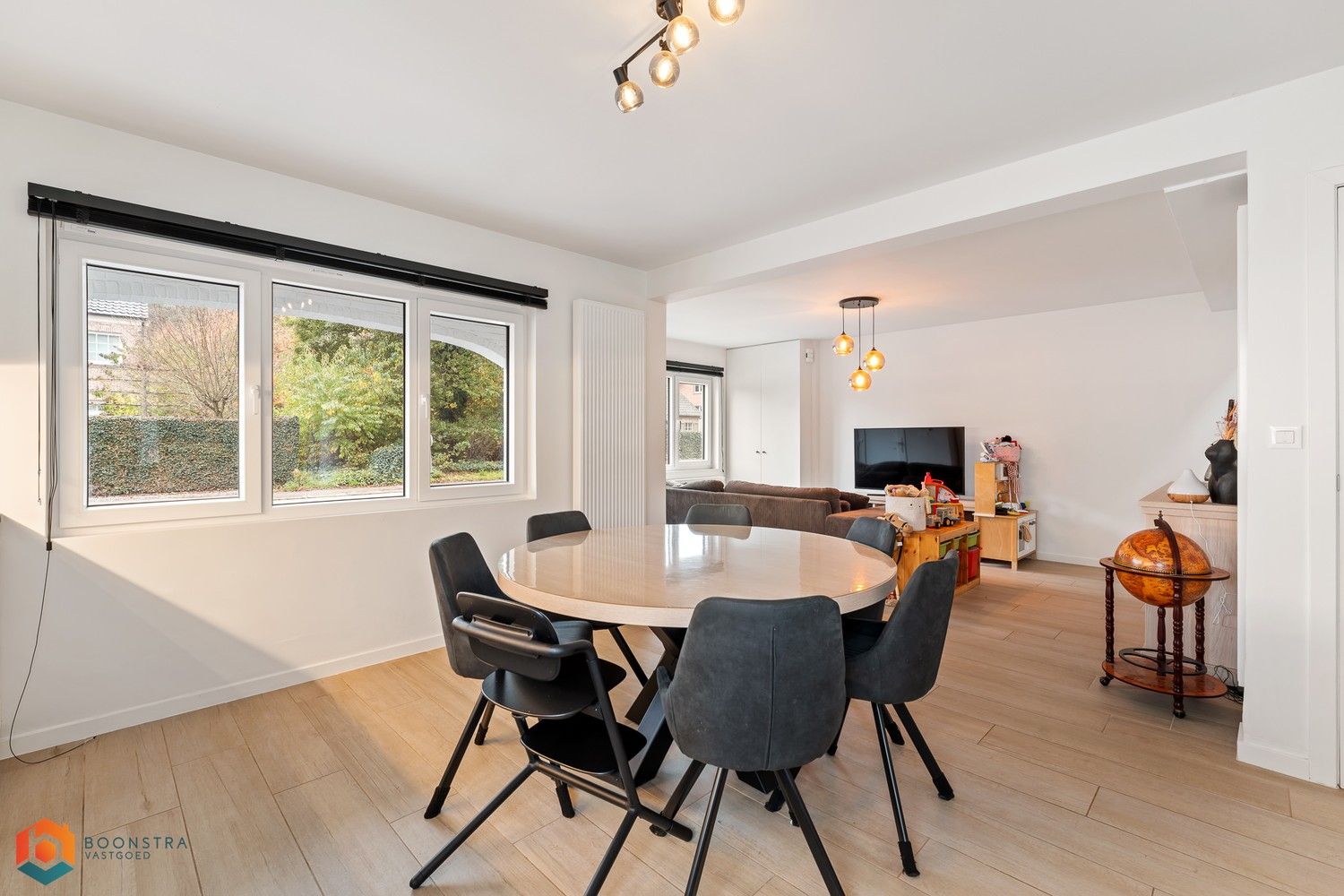 Gerenoveerde woning met 3 slpkrs op 683m foto 5