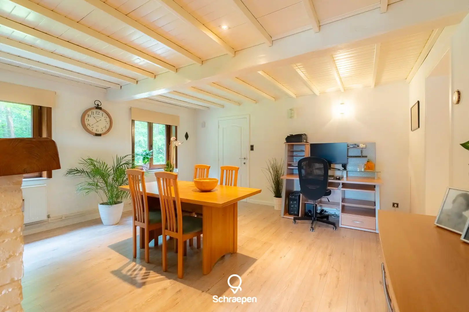 Idyllisch gelegen woning (314 m²) op een riant perceel van 50 are te Hasselt! foto 5