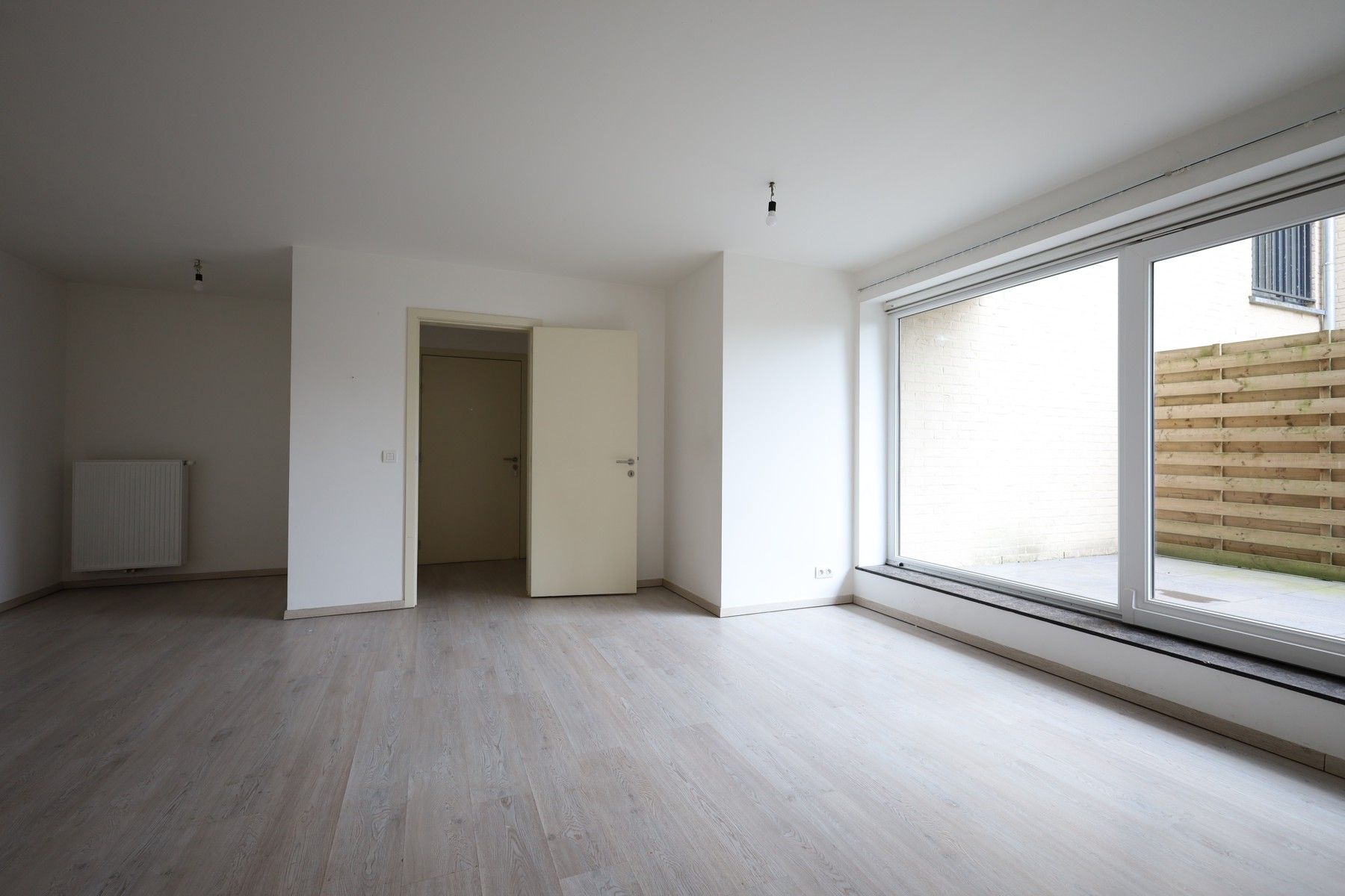 Gelijkvloers 1-slaapkamerappartement met groot terras/klein privétuintje foto 5