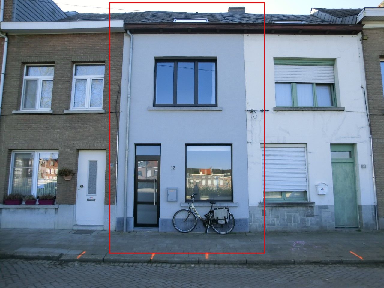 GEZELLIGE EN MOOI GERENOVEERDE WONING foto {{pictureIndex}}