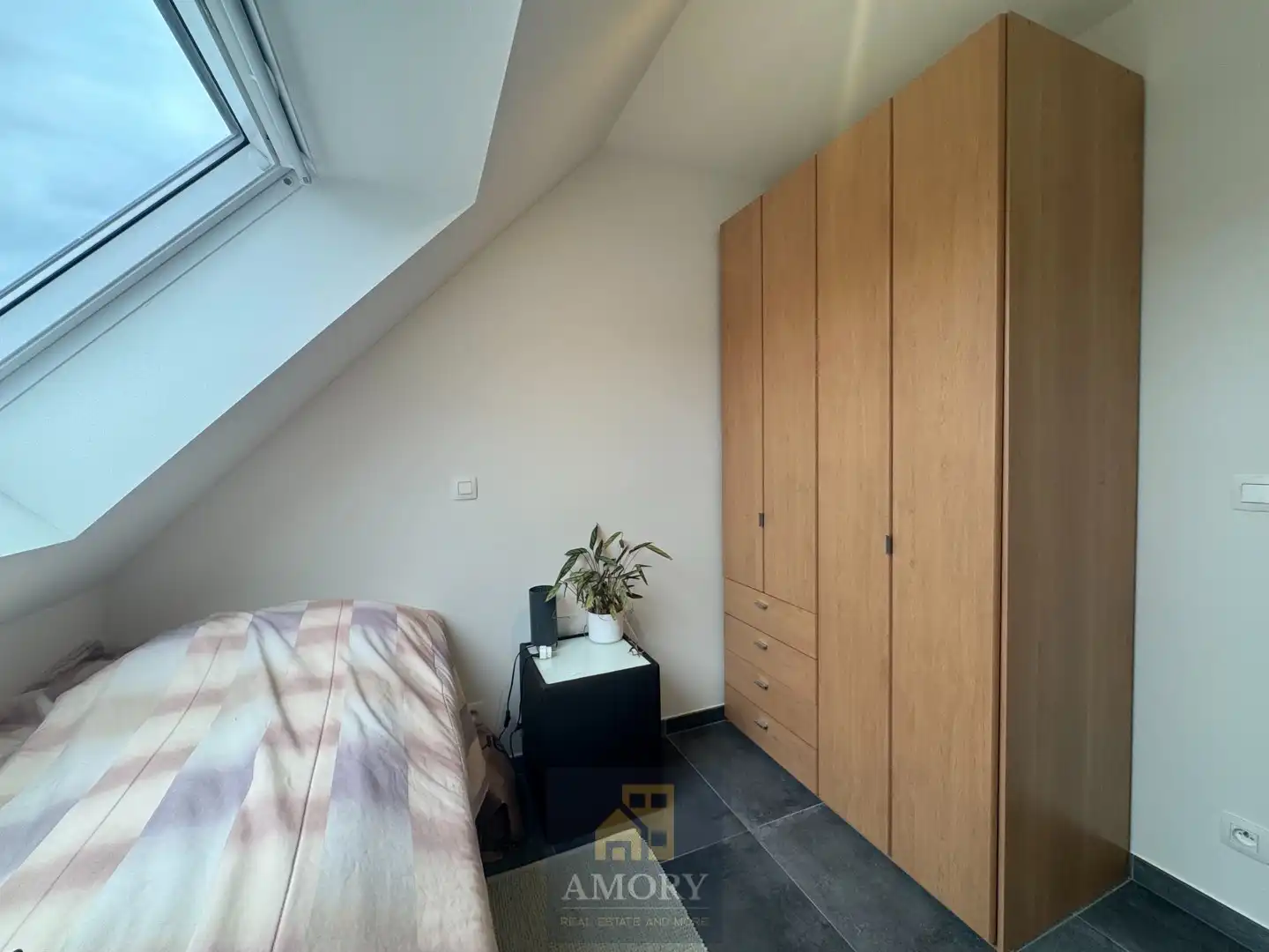 Zonovergoten penthouse met 2 grote terrassen aan Kerkplein te Beveren-Leie foto 13