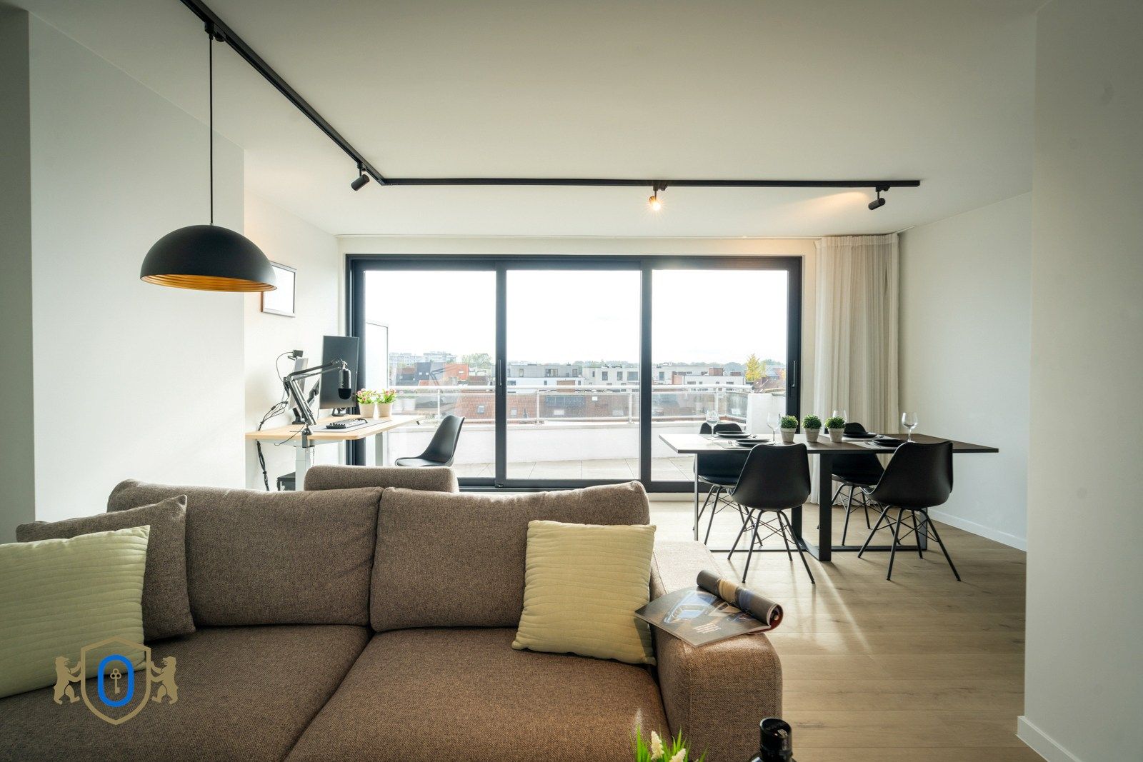 Instapklaar 1-slpkr appartement met terras foto 8