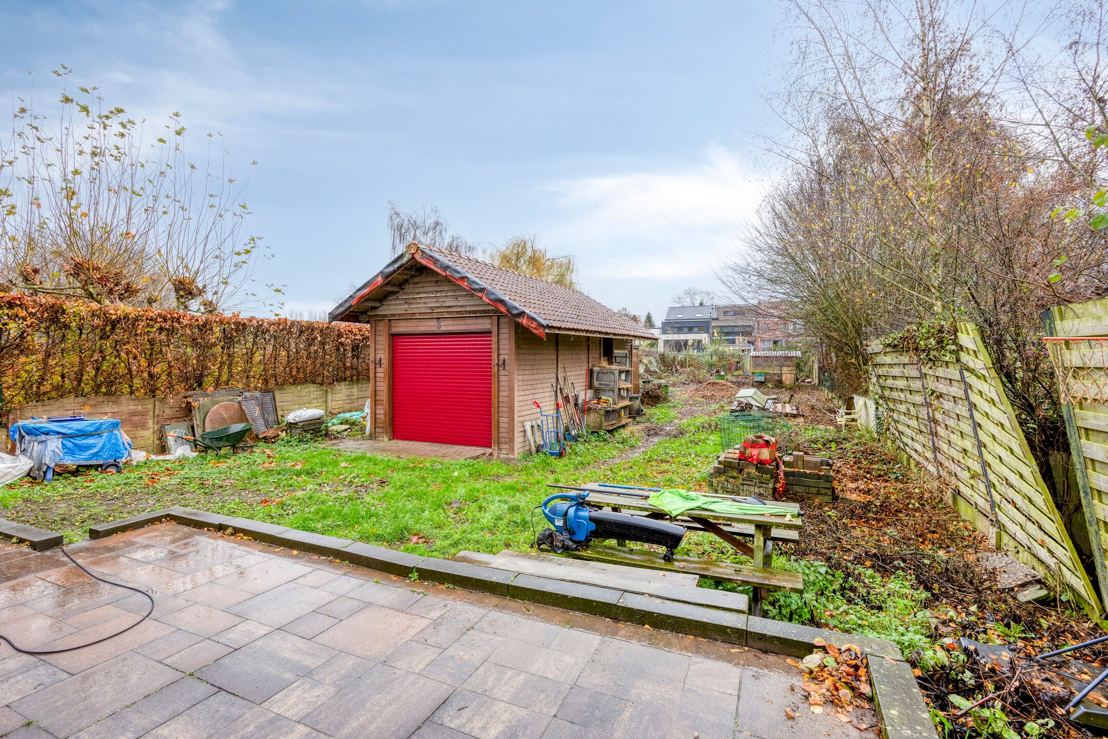Rustig gelegen gelijkvloerse open bebouwing op 10a te Linden foto 14