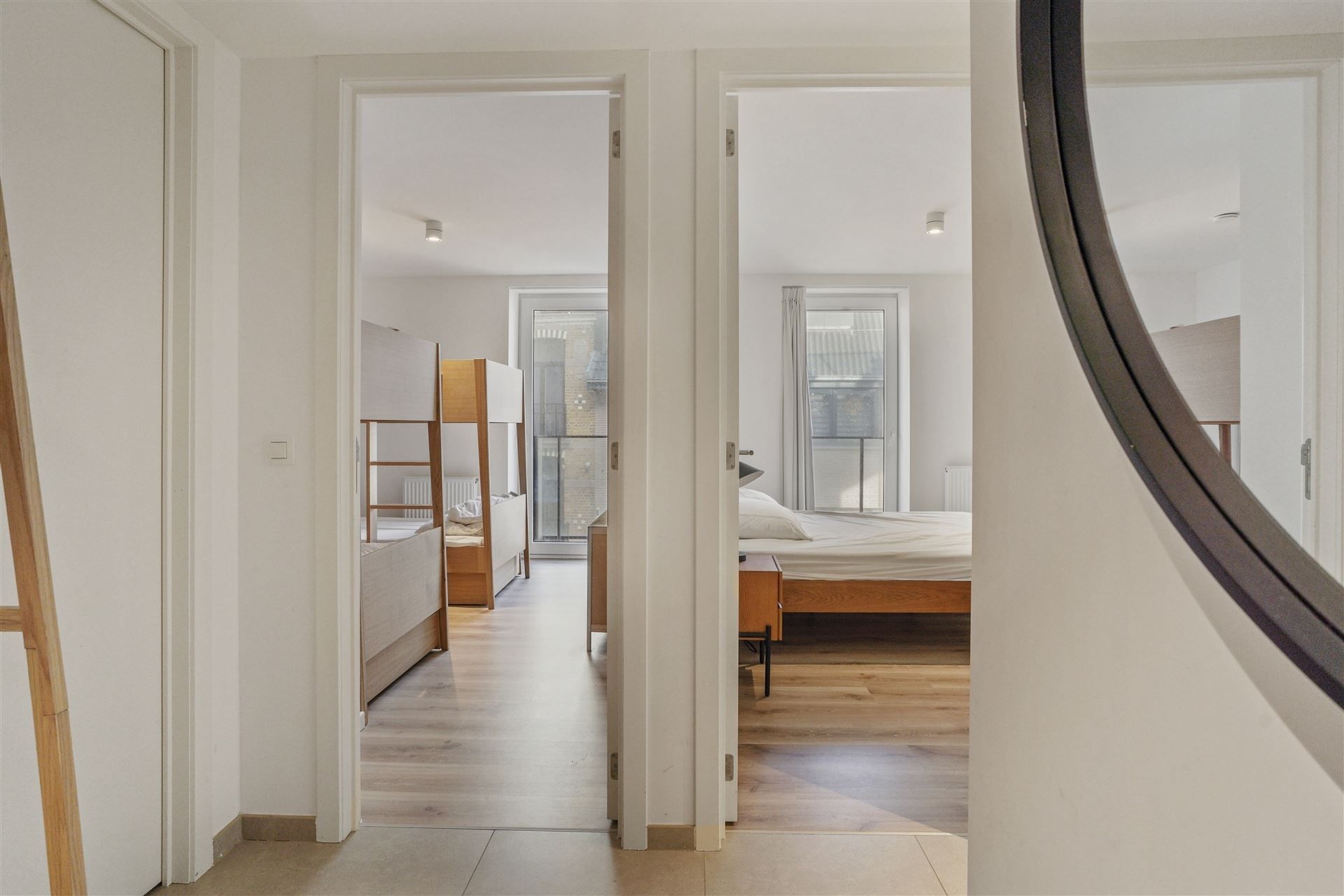 INSTAPKLAAR / RECENT GEBOUW  foto 25