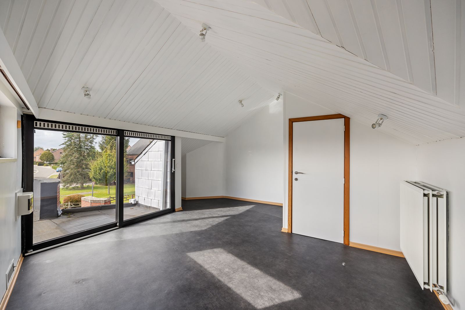 Karaktervolle woning met ruime tuin. foto 17