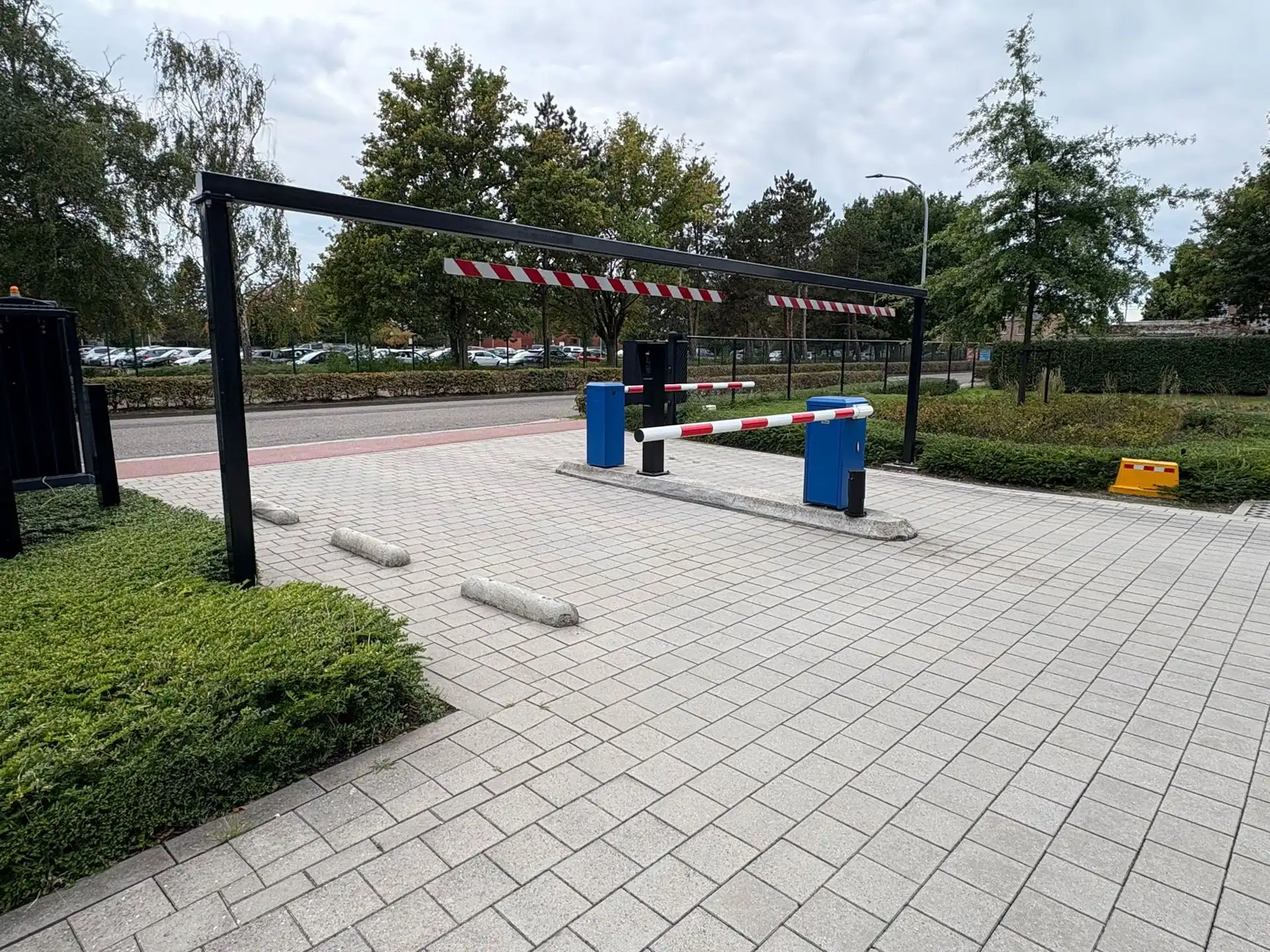 Kantoorgebouw "Square One" - kantoor 457m² te huur foto 15