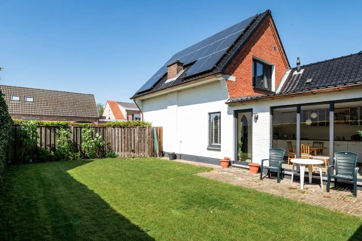 Instapklare, vrijstaande woning met 2 slpk., tuin en garage foto 21
