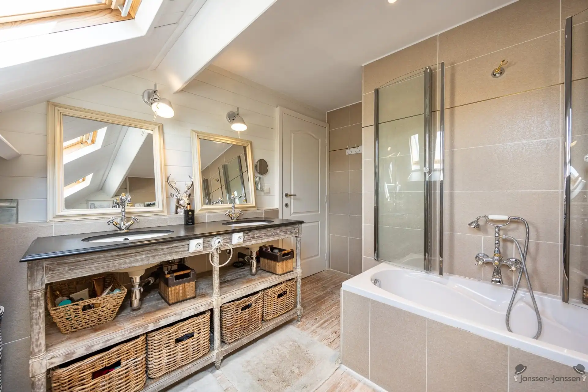 Instapklare woning met verzorgde tuin op een perceel van 810 m² foto 19