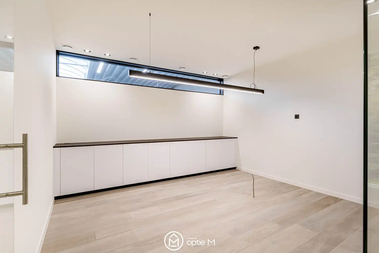 Moderne bedrijfsunit met unieke kantoren in Heusden foto 14