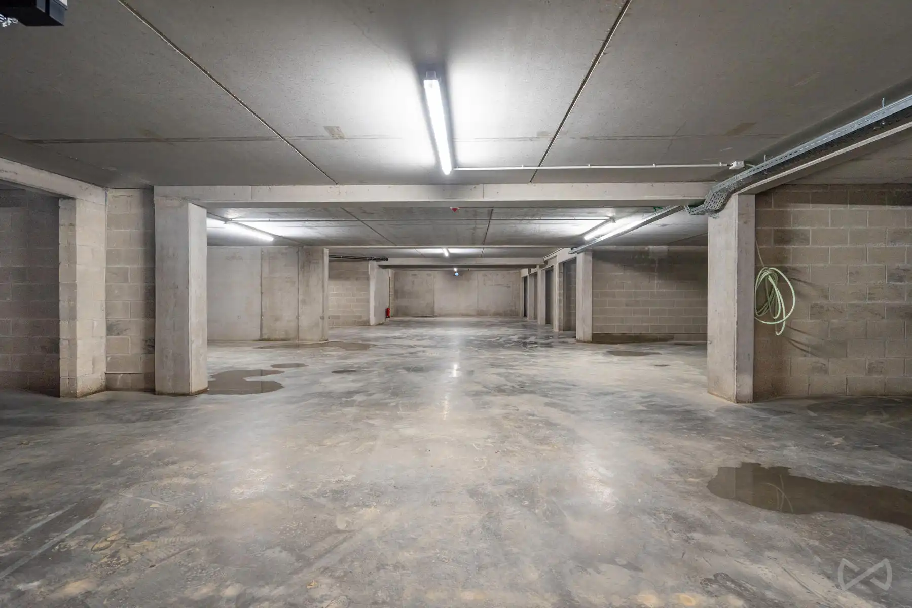 Nieuwbouw met terras en staanplaats  foto 11