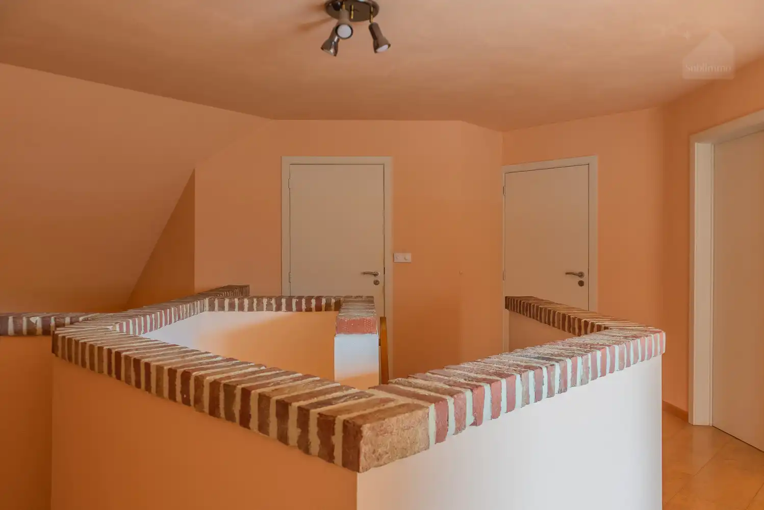 Vrijstaande gezinswoning met 4 slaapkamers op ruim 20 are grond foto 14