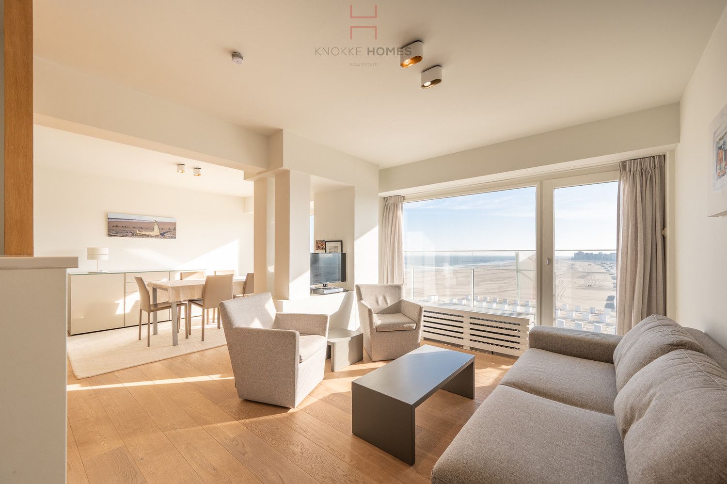 Breed appartement met fenomenaal zicht over het Albertstrand in Duinbergen foto 3