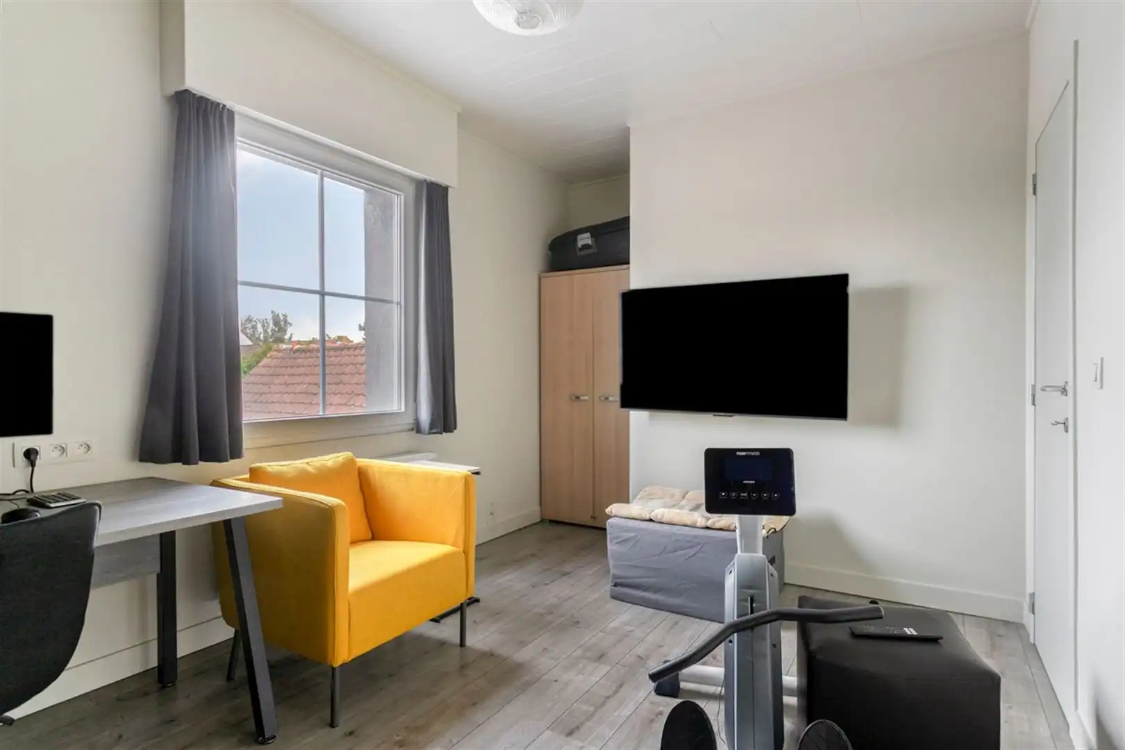 Rustig gelegen, gerenoveerde halfopen bebouwing met 3 slaapkamers. foto 11