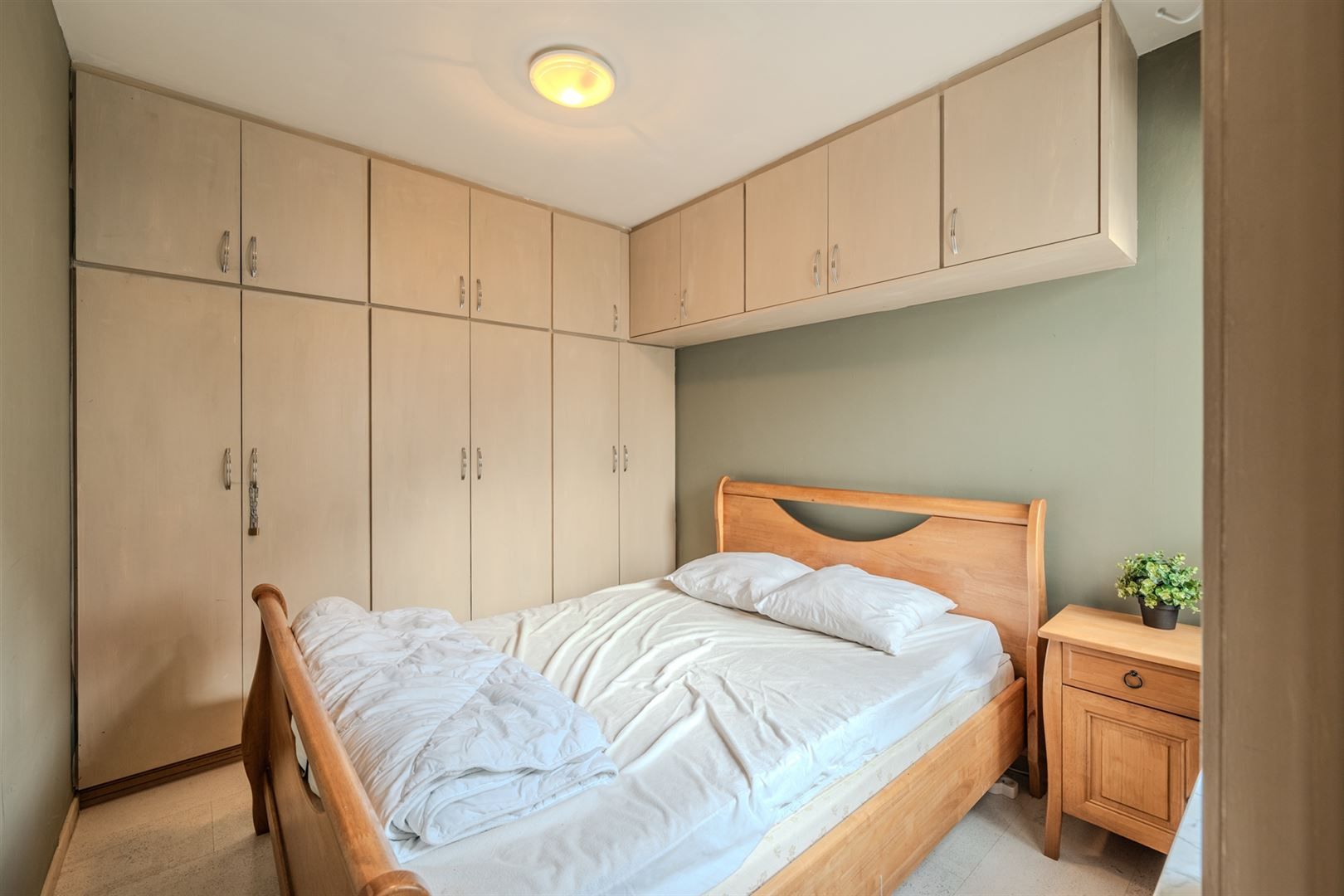 appartement met ruim terras en tuin foto 11