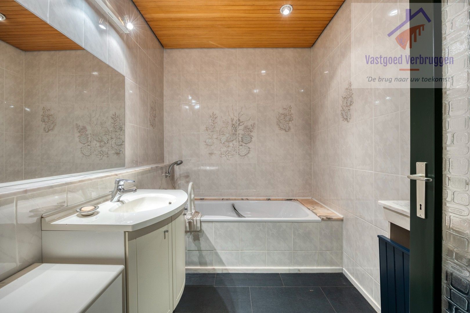 Standingvolle ruime bel-etage met 4 slaapkamers en tuin foto 12