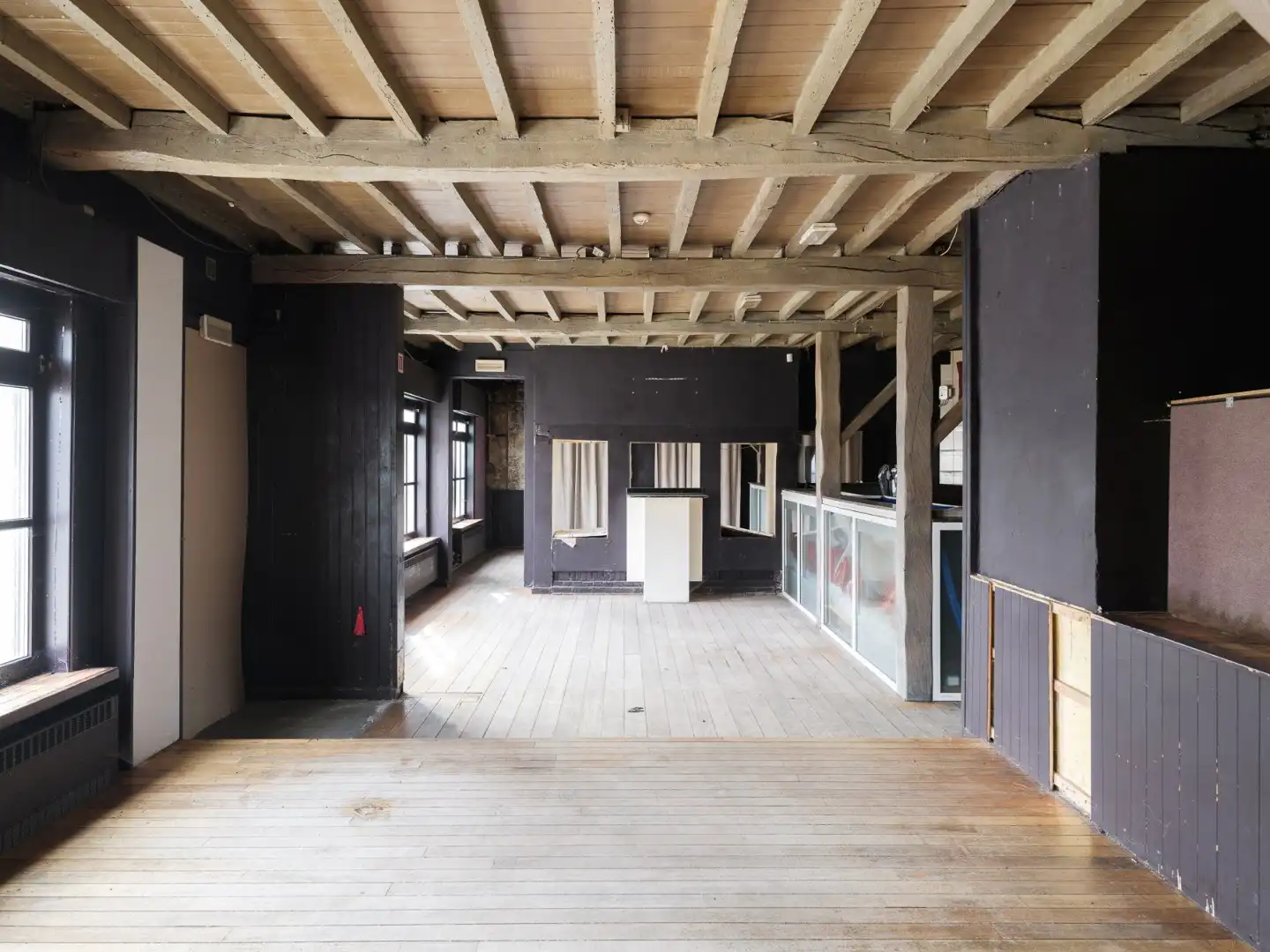 Ruime te renoveren handelszaak met feestzaal en woonmogelijkheid in Nazareth foto 2