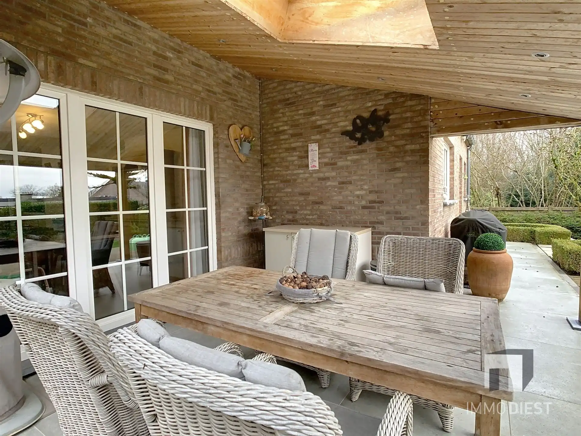 Woning met 4 slpks in residentiële wijk foto 2