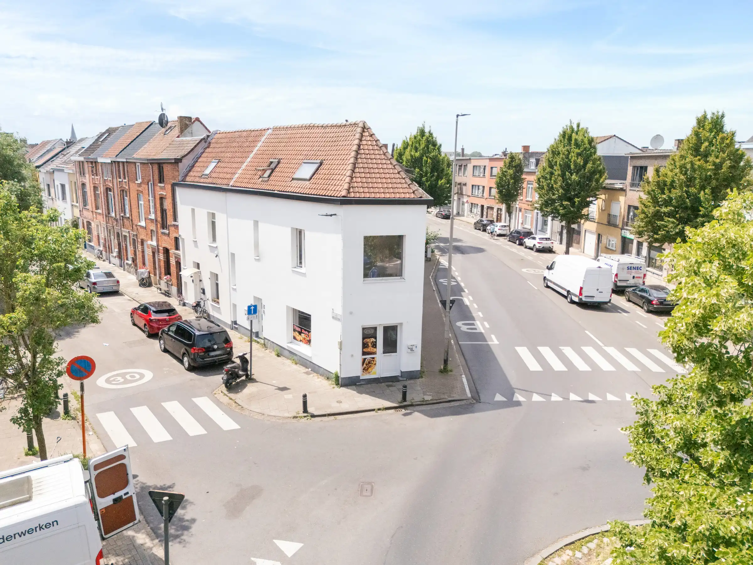 Multifunctioneel pand op commercieel interessante ligging foto 2