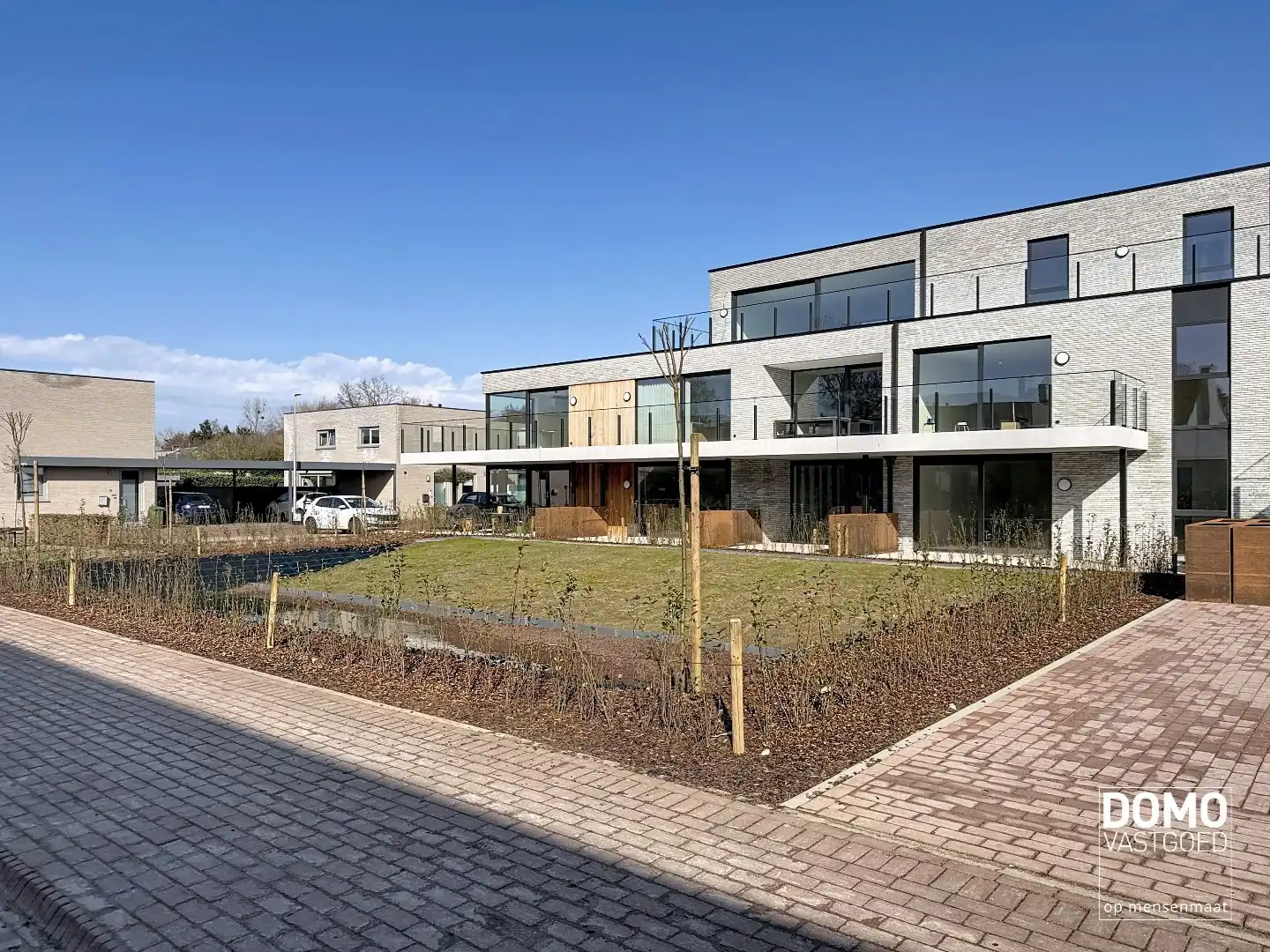 KNAP ARCHITECTURAAL WOONPROJECT IN HET CENTRUM VAN KERMT foto 8