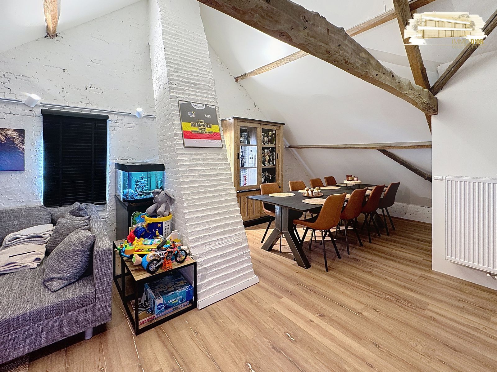 Prachtig gerenoveerd pand: handelspand + duplex + studio!  foto 3