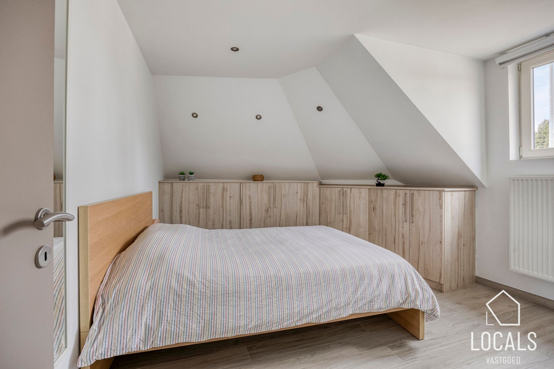 Instapklare gezinswoning te koop in hartje Denderleeuw foto 16