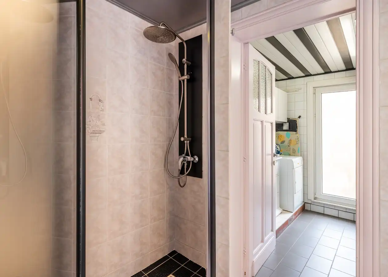Ruime gezinswoning met garage, tuin en energielabel C foto 9