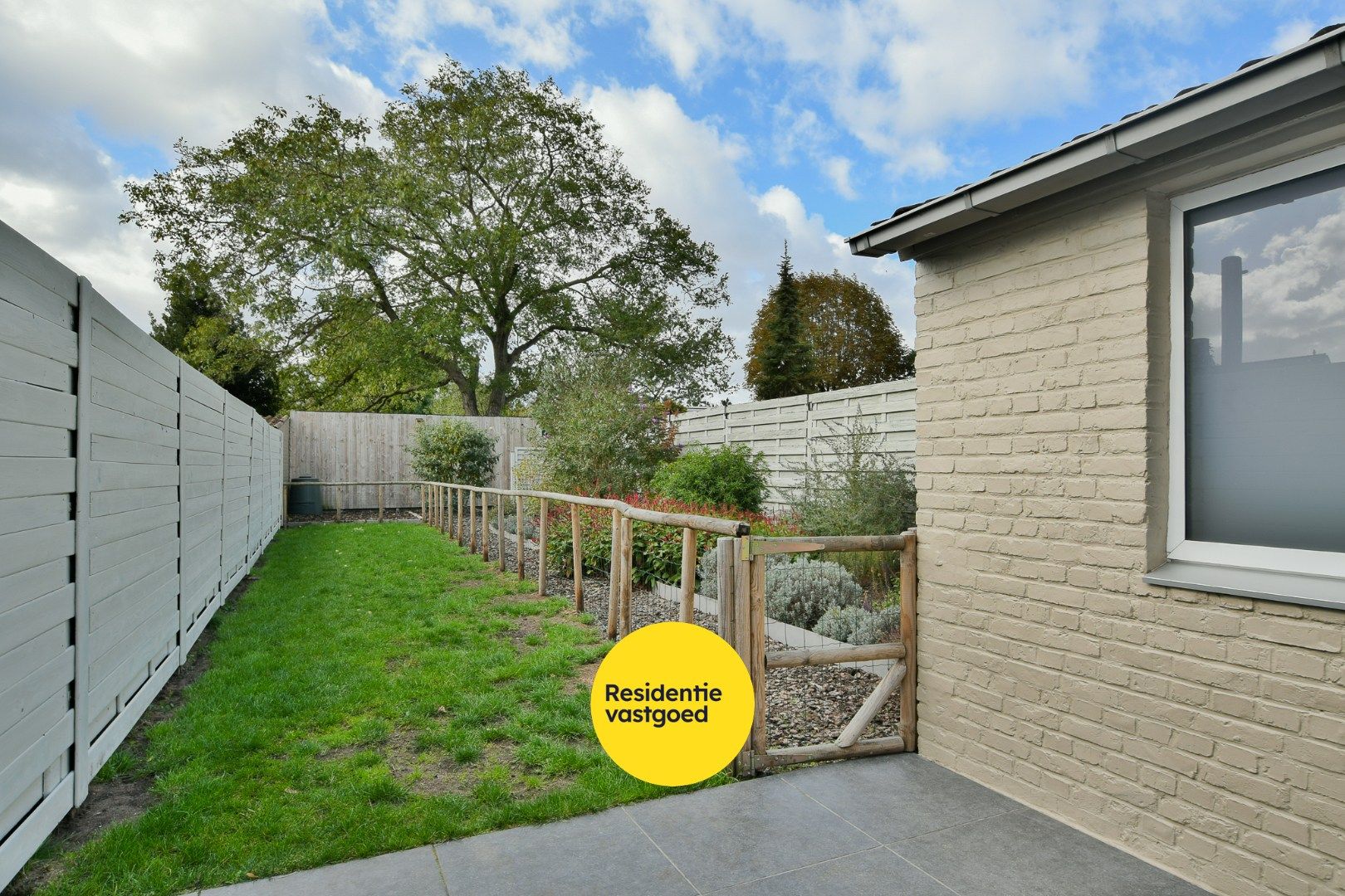 Verzorgde gezinswoning met zonnige tuin te St-Michiels foto 9