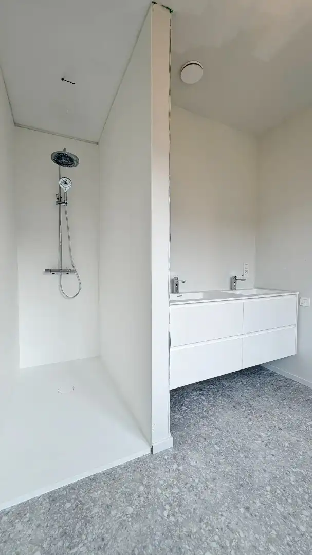 Gerenoveerde, energiezuinige woning met 3 slaapkamers, tuin en garage in centrum Ieper foto 11