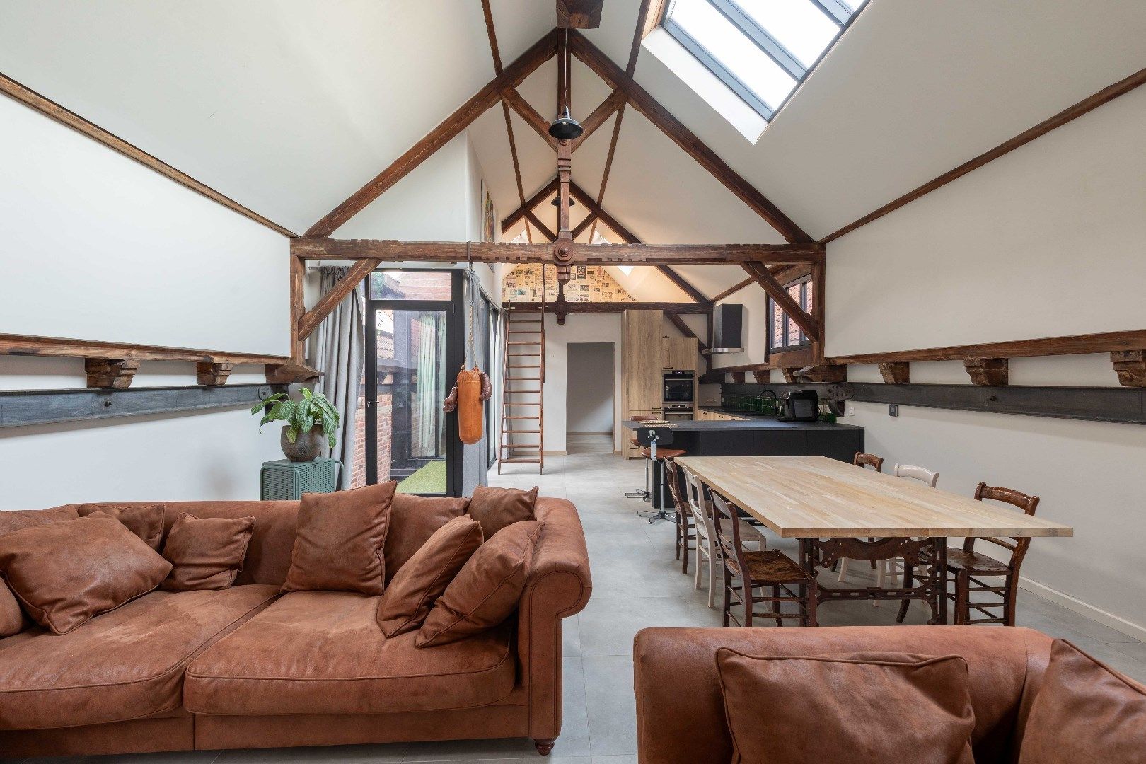 Loft, stijl en comfort in voormalig fabrieksgebouw foto 20
