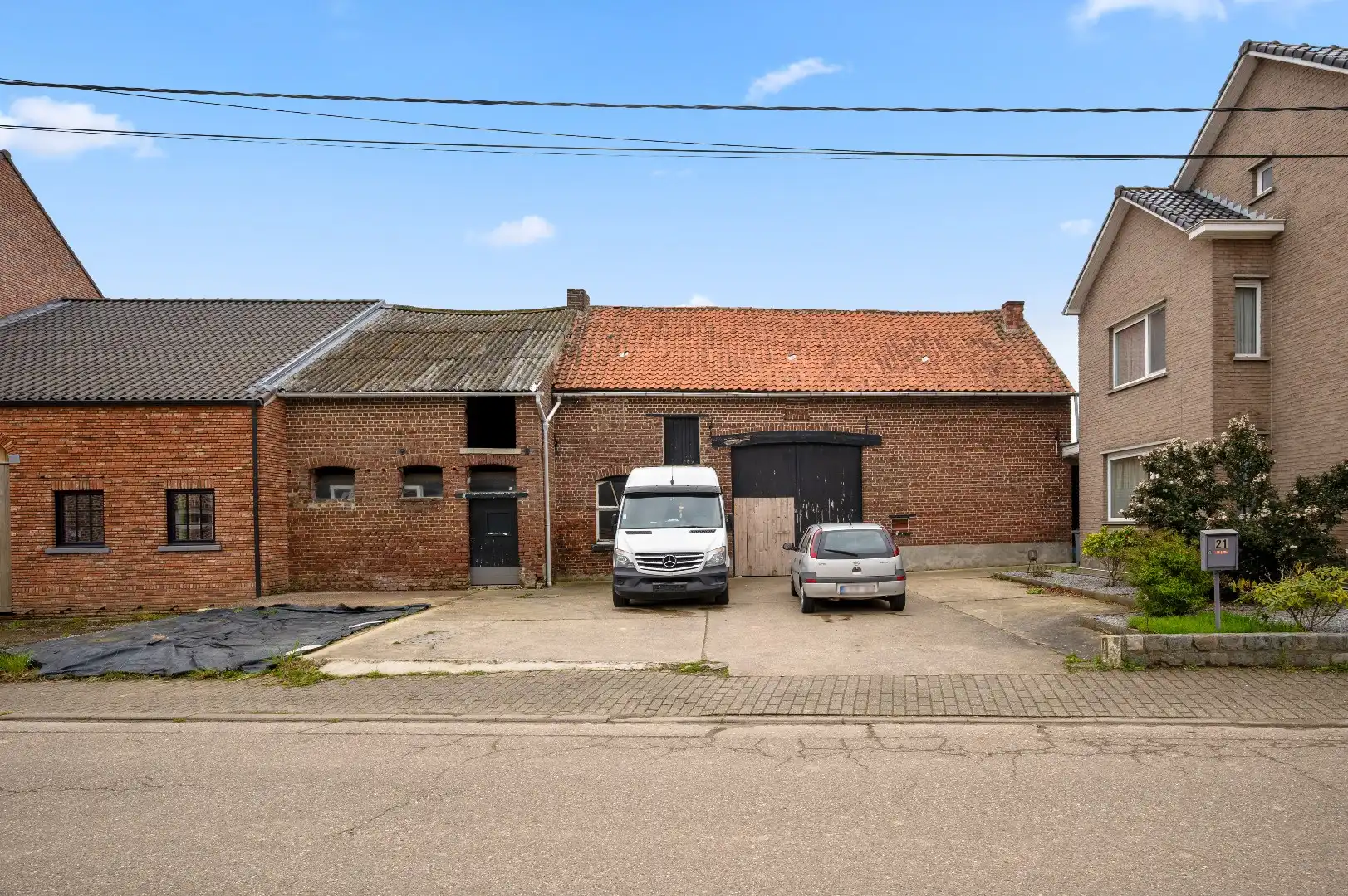 Gerenoveerde HOB met tuin, garage en 3 slpks met opslagmog. foto 3